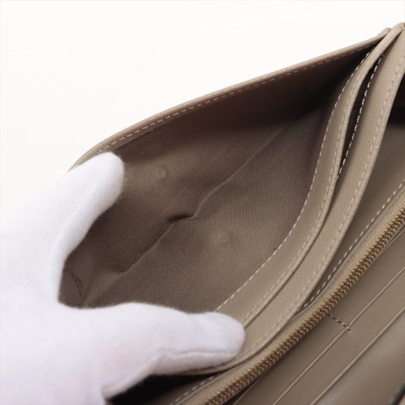 FENDI Continental Biege Leather Wallet - Picture 9 of 12